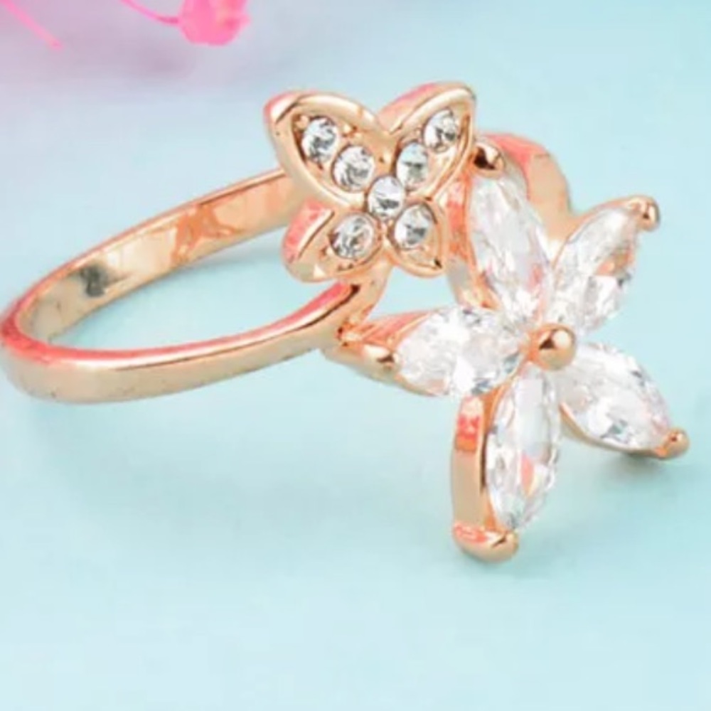 New Item✨ Crystal Butterfly Flower Ring 🦋✨ - Picture 4 of 4